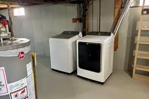 34 Flora St, Springfield, MA 01129 - Photo 35