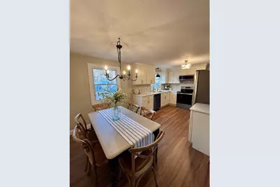 34 Flora St, Springfield, MA 01129 - Photo 5