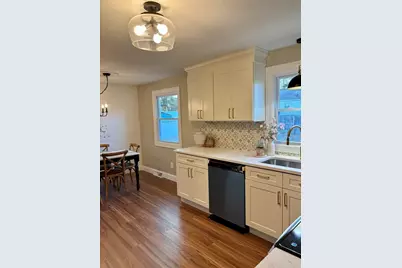 34 Flora St, Springfield, MA 01129 - Photo 3