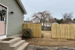 34 Flora St, Springfield, MA 01129 - Photo 29