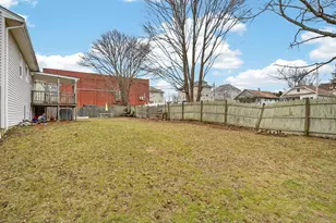 25 Morton St, Fairhaven, MA 02719 - Photo 9