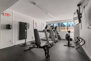 250 Hammond Pond Pkwy, Newton, MA 02467 - Photo 27