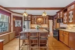 4 Allen Ave, Manchester by the Sea, MA 01944 - Photo 3