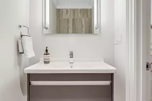 32 Derne St, Boston, MA 02114 - Photo 11