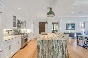 32 Derne St, Boston, MA 02114 - Photo 3