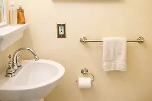 154 Quincy Shore Dr, Quincy, MA 02171 - Photo 9