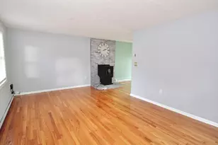 19 Crestwood Dr, Northborough, MA 01532 - Photo 3