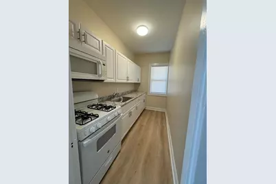 180 Richmond St #2, New Bedford, MA 02740 - Photo 3