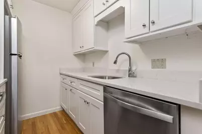 19 Wiget Street #302, Boston, MA 02113 - Photo 7
