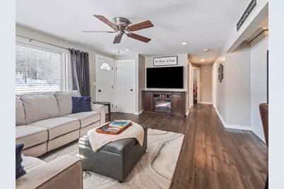 822 Shea St, Fitchburg, MA 01420 - Photo 9
