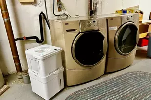 30 Catherine St, Chicopee, MA 01013 - Photo 27