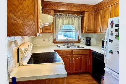 30 Catherine St, Chicopee, MA 01013 - Photo 13