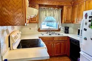 30 Catherine St, Chicopee, MA 01013 - Photo 11