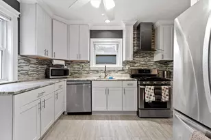 48 Clarendon Ave, Lynn, MA 01902 - Photo 9