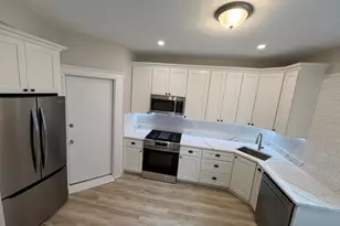 386 Riverway, Boston, MA 02115 - Photo 19