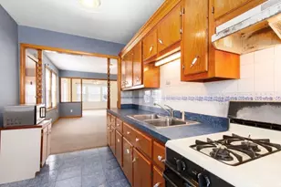 344 Snell St, Fall River, MA 02721 - Photo 3