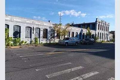 16 Commercial St, Holyoke, MA 01040 - Photo 9