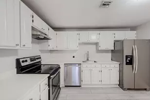 8 Ledgewood Way, Peabody, MA 01960 - Photo 5