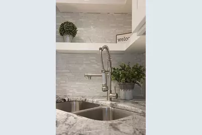 26 Leslie Ln, Millbury, MA 01527 - Photo 9