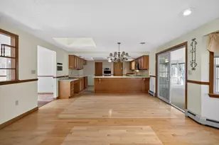 532 Hill St, Raynham, MA 02767 - Photo 9