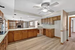 532 Hill St, Raynham, MA 02767 - Photo 19