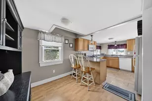 18 Wilson St, Dartmouth, MA 02748 - Photo 9