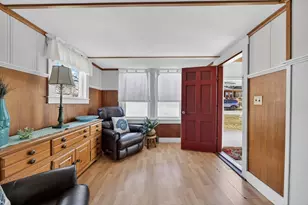 18 Wilson St, Dartmouth, MA 02748 - Photo 5