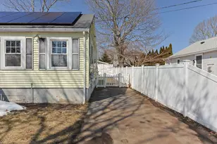 6 Pine St, Wareham, MA 02571 - Photo 5