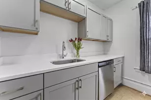 9 Dartmouth St, Somerville, MA 02145 - Photo 9