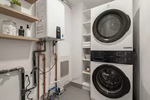 147 W 8th St, Boston, MA 02127 - Photo 13