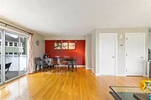 13 Circuit Ln, Watertown, MA 02472 - Photo 9