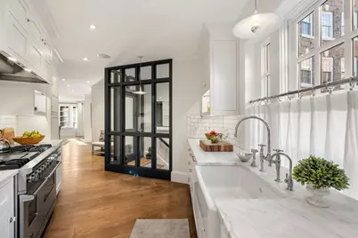 6 West Hill Place, Boston, MA 02114 - Photo 5