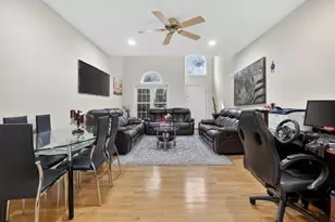 1 Knowlton Cir, Upton, MA 01568 - Photo 7