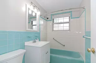 4 Colonial Village Dr, Arlington, MA 02474 - Photo 11