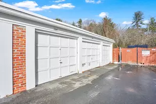 40 Halifax Ct, Springfield, MA 01108 - Photo 9