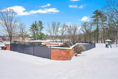 40 Halifax Ct #D, Springfield, MA 01108 - Photo 11