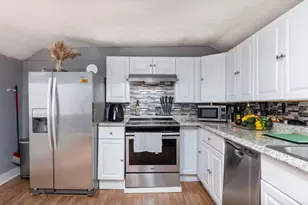 34 Grove St, Lynn, MA 01905 - Photo 17