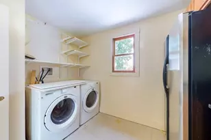 21 Robertson St, Quincy, MA 02169 - Photo 39