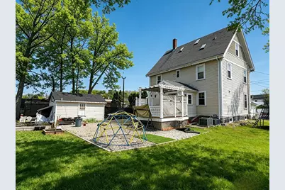 21 Robertson St, Quincy, MA 02169 - Photo 3