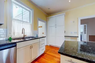 21 Robertson St, Quincy, MA 02169 - Photo 9