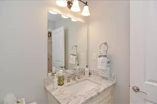 8 Sourwood Cir, Worcester, MA 01605 - Photo 11