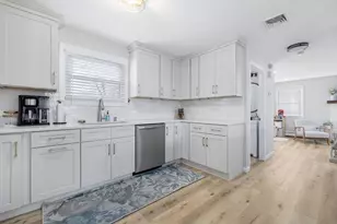 100 Evergreen Dr, Swansea, MA 02777 - Photo 7