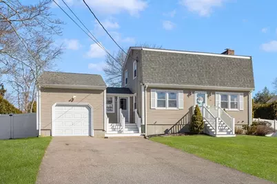 100 Evergreen Dr, Swansea, MA 02777 - Photo 3