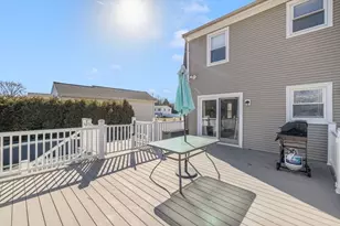 100 Evergreen Dr, Swansea, MA 02777 - Photo 35