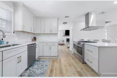 100 Evergreen Dr, Swansea, MA 02777 - Photo 5