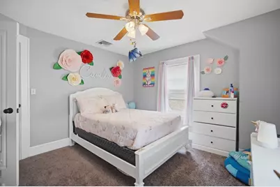 156 Farnsworth St, Chicopee, MA 01013 - Photo 23