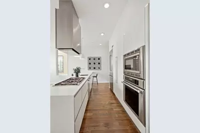 525 E 1st St #5, Boston, MA 02127 - Photo 3