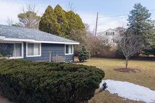 345 Gardner St, New Bedford, MA 02740 - Photo 3