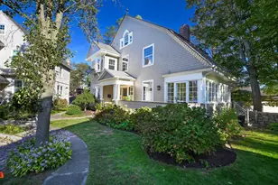 6 Clinton Pl, New Bedford, MA 02740 - Photo 3