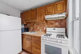 221 Beach St, Fall River, MA 02721 - Photo 9